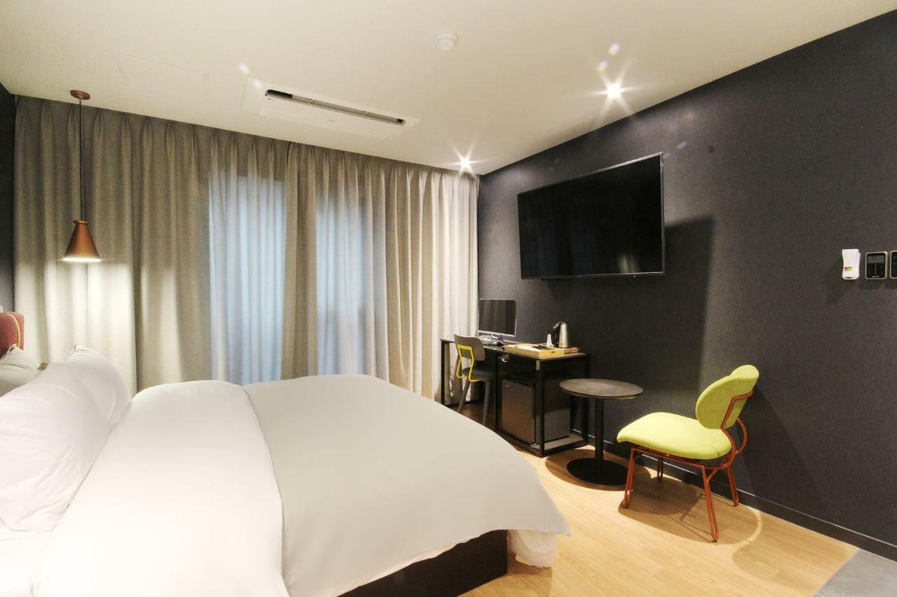Brown Dot Seomyeon 釜山広域市