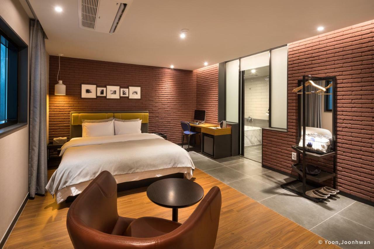 Brown Dot Seomyeon 釜山広域市