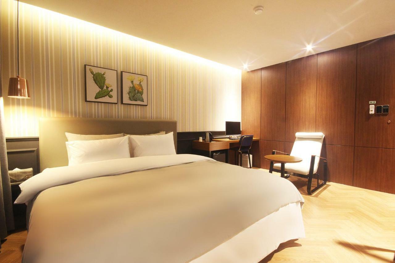 Brown Dot Seomyeon 2* 釜山広域市
